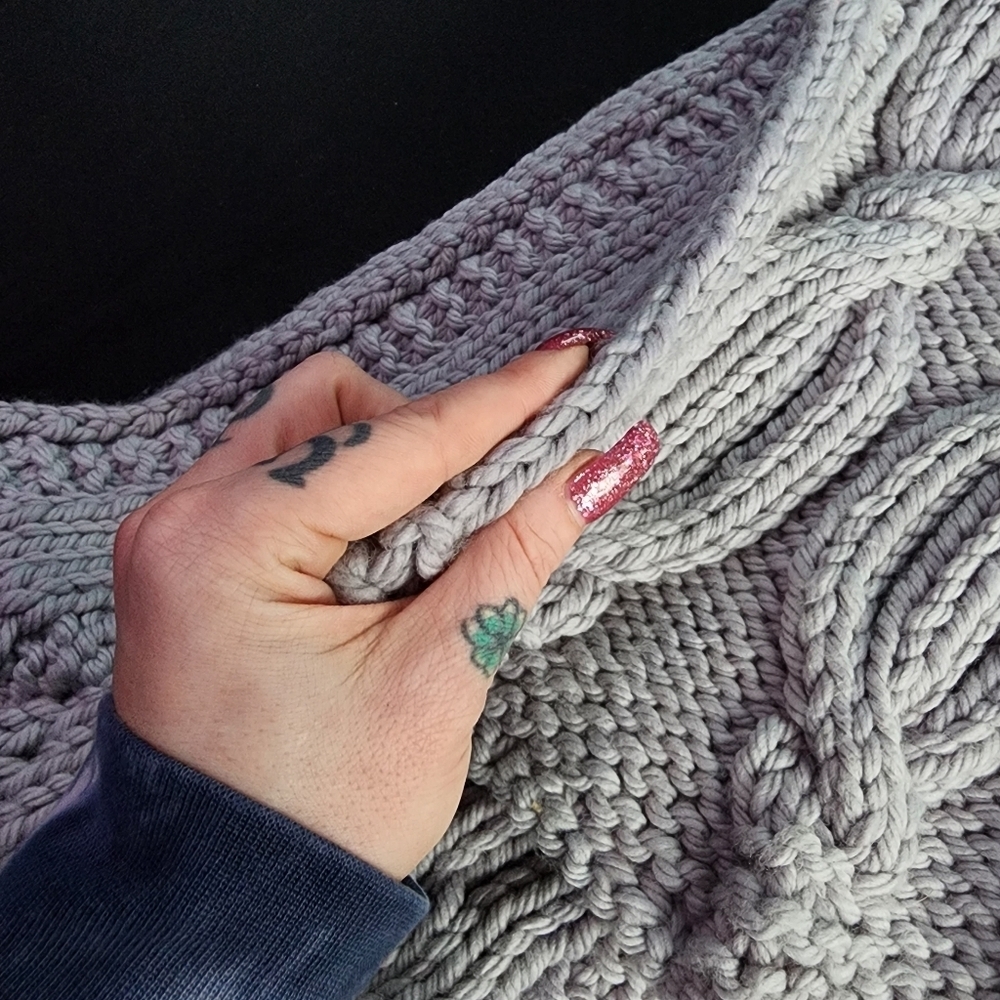Hand Made Cable Knit Gray Scarf - 100% Merino Wool - Knit By Myself - Picture 3 of 8